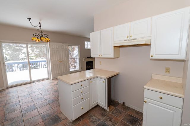 806 Copperfield Drive, South Bend, IN 46614