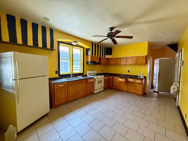 2040 W 67th Place, Chicago, IL 60636