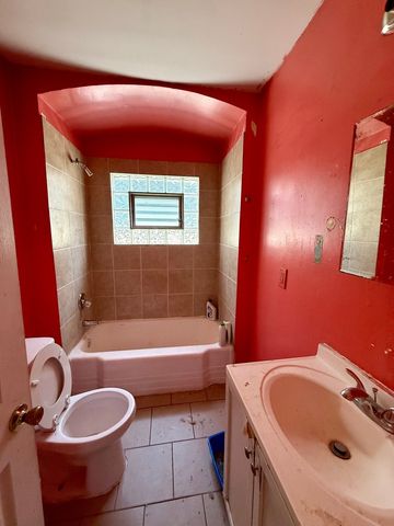 2040 W 67th Place, Chicago, IL 60636