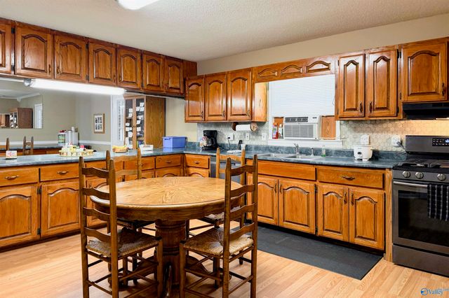 27420 Thach Road, Athens, AL 35613