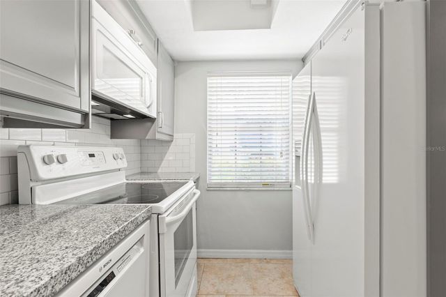 400 GLENNES LANE 107, Dunedin, FL 34698