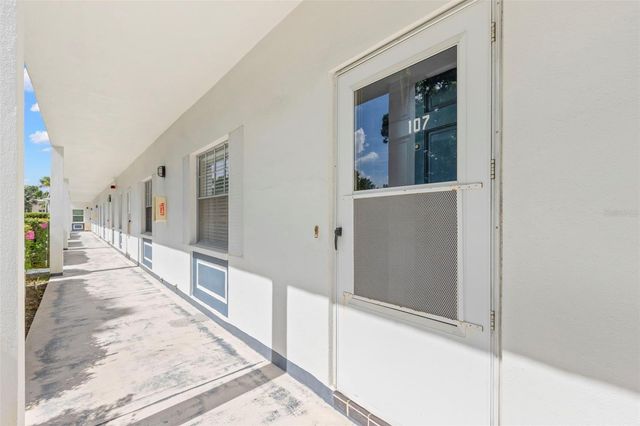 400 GLENNES LANE 107, Dunedin, FL 34698
