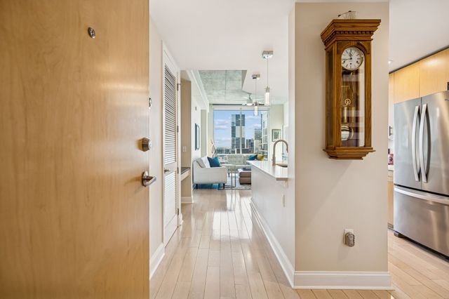 415 Church St Apt 2212, Nashville, TN 37219