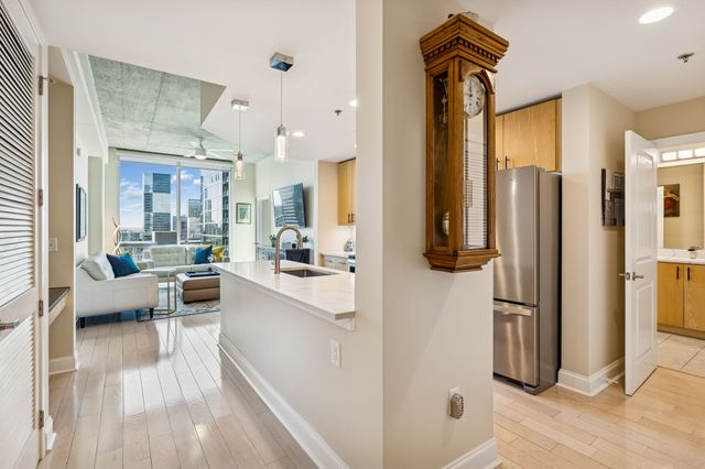 415 Church St Apt 2212, Nashville, TN 37219