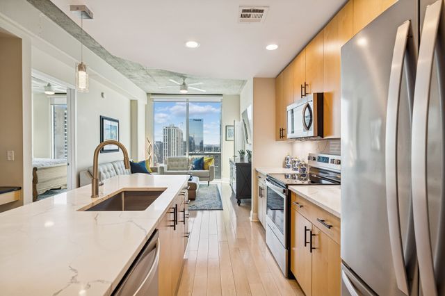 415 Church St Apt 2212, Nashville, TN 37219