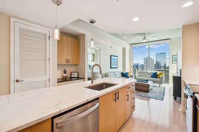 415 Church St Apt 2212, Nashville, TN 37219