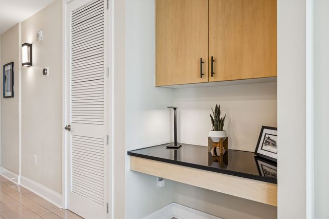 415 Church St Apt 2212, Nashville, TN 37219