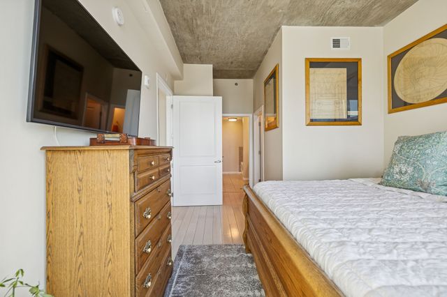 415 Church St Apt 2212, Nashville, TN 37219