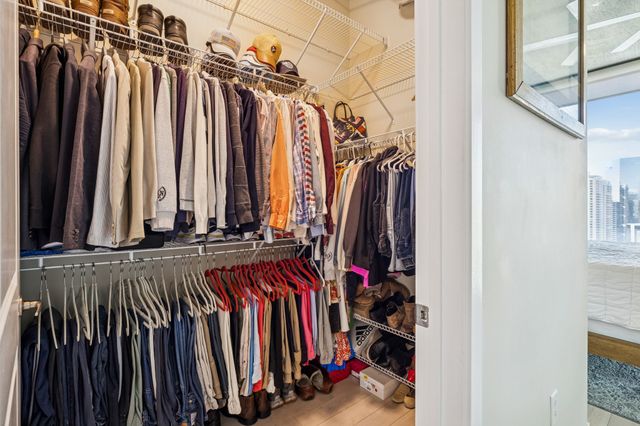 415 Church St Apt 2212, Nashville, TN 37219