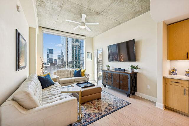 415 Church St Apt 2212, Nashville, TN 37219