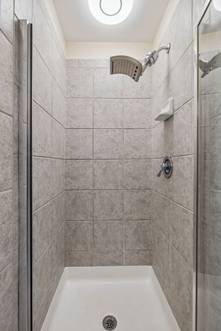 415 Church St Apt 2212, Nashville, TN 37219