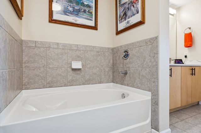 415 Church St Apt 2212, Nashville, TN 37219