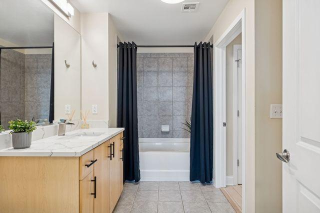 415 Church St Apt 2212, Nashville, TN 37219