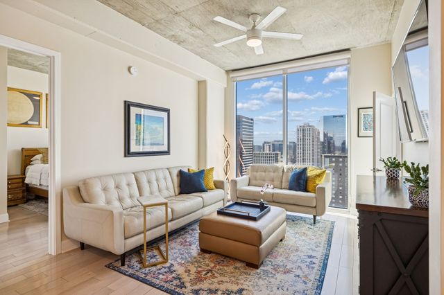 415 Church St Apt 2212, Nashville, TN 37219