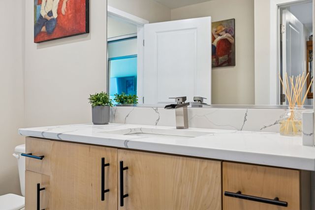 415 Church St Apt 2212, Nashville, TN 37219