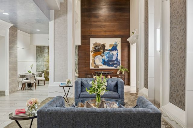 415 Church St Apt 2212, Nashville, TN 37219