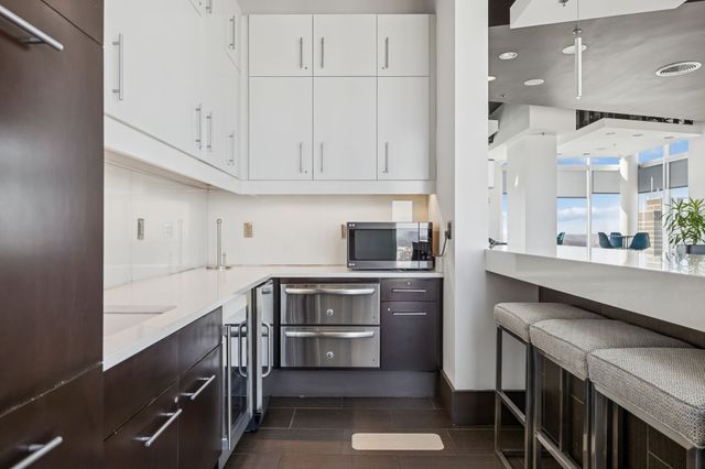 415 Church St Apt 2212, Nashville, TN 37219