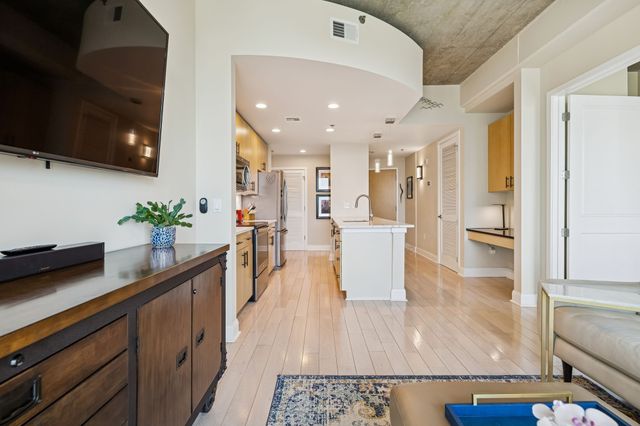 415 Church St Apt 2212, Nashville, TN 37219