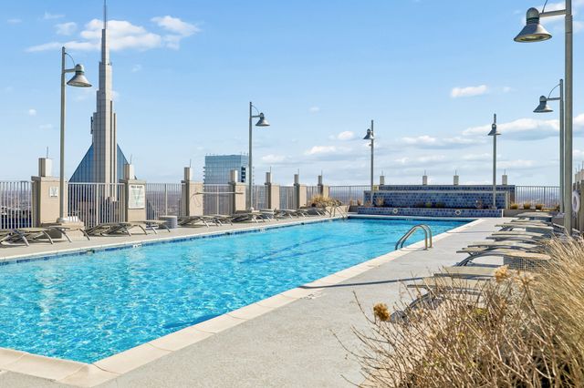 415 Church St Apt 2212, Nashville, TN 37219