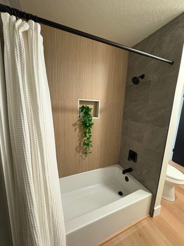 1422 E 9TH Ave, Spokane, WA 99202