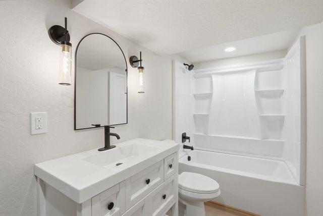 1422 E 9TH Ave, Spokane, WA 99202