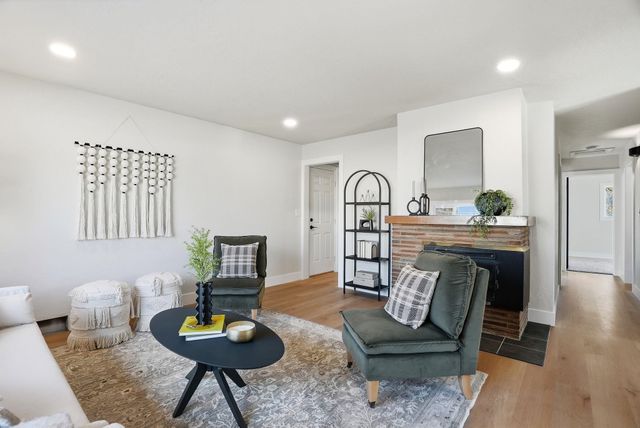 1422 E 9TH Ave, Spokane, WA 99202