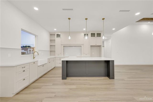 1107 E Acacia Drive, San Juan, TX 78589