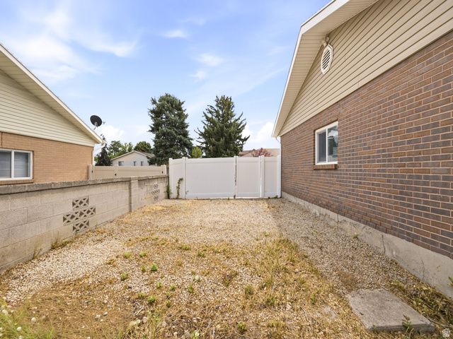 2506 W EASTON ST, Taylorsville, UT 84129