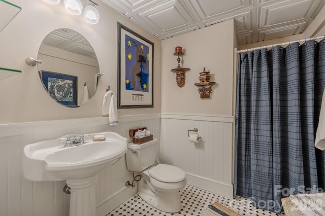 77 Chestnut Street 106, Tryon, NC 28782