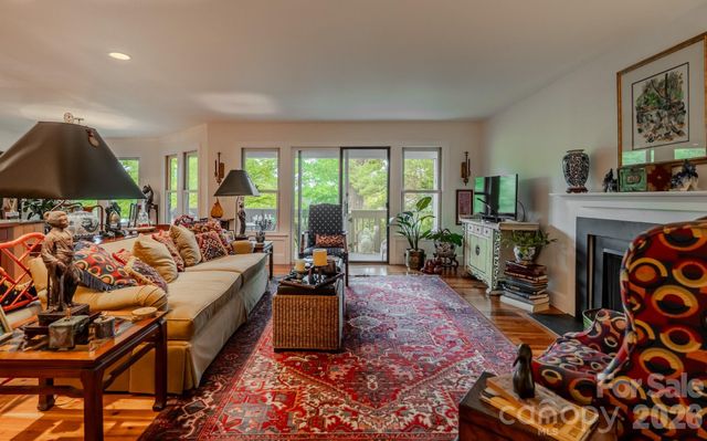 77 Chestnut Street 106, Tryon, NC 28782