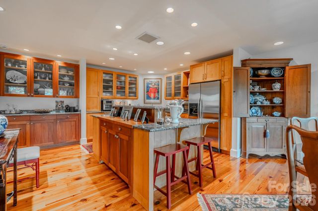 77 Chestnut Street 106, Tryon, NC 28782