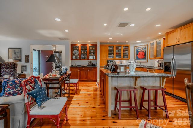 77 Chestnut Street 106, Tryon, NC 28782