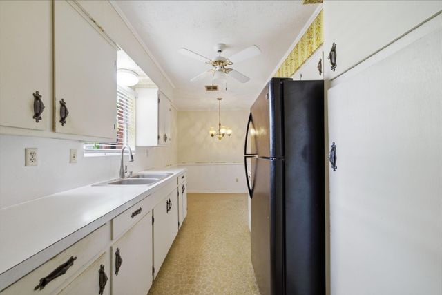 410 Vance Street, League City, TX 77573