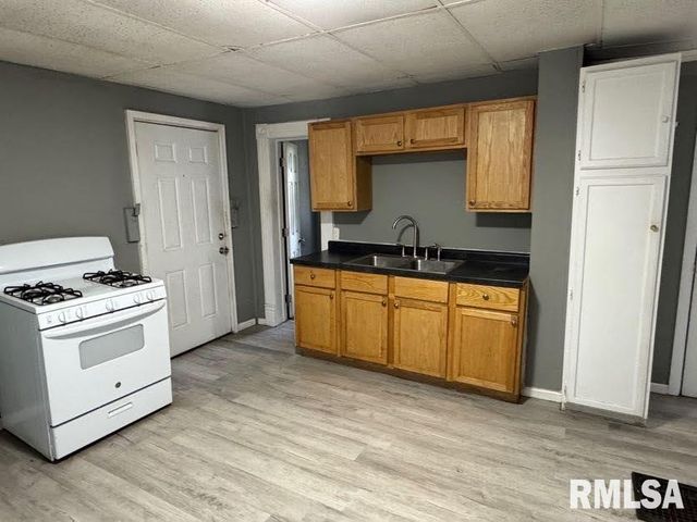 1503 W MILLMAN Street, Peoria, IL 61605