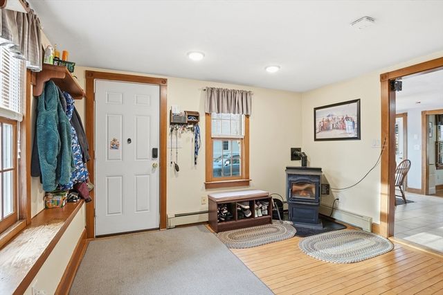 25 Upton Street, Millbury, MA 01527