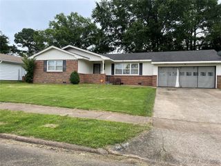 2509 Canterbury Ave, Muskogee, OK 74403