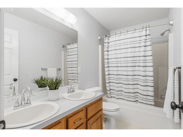 17900 Sw FREDERICK Ln, Sherwood, OR 97140