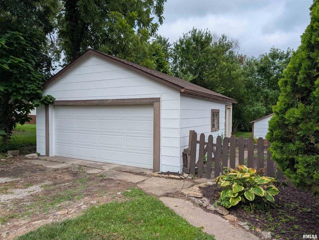 1120 N Amos Street, Springfield, IL 62702