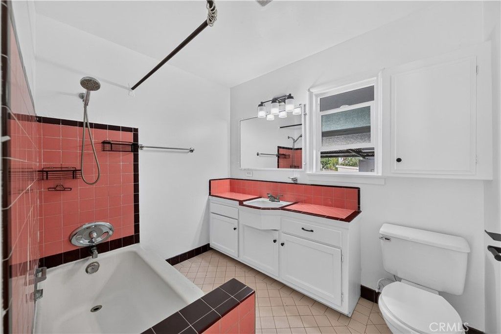 Image 25 of property listing at 1199 N Citrus Avenue, Covina, CA 91722