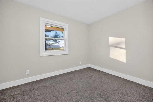 671 Marlou Parkway, Des Moines, IA 50320