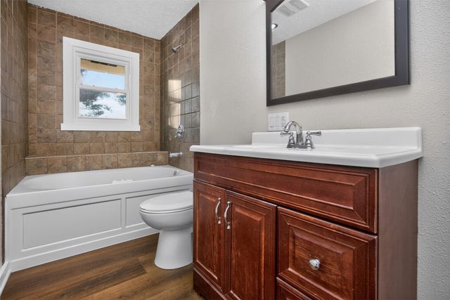 671 Marlou Parkway, Des Moines, IA 50320