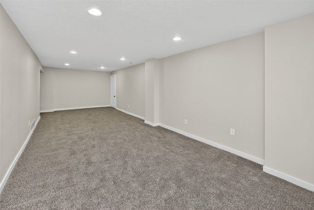 671 Marlou Parkway, Des Moines, IA 50320