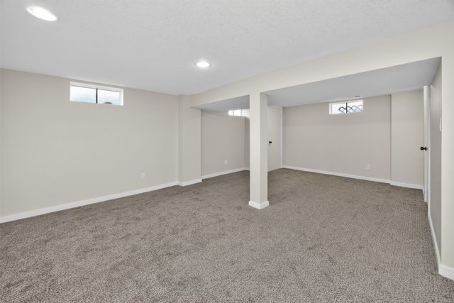 671 Marlou Parkway, Des Moines, IA 50320