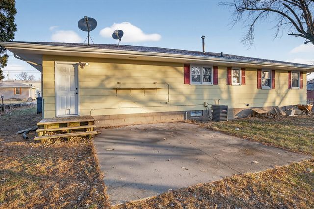 671 Marlou Parkway, Des Moines, IA 50320