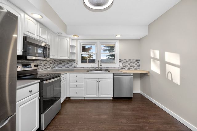 671 Marlou Parkway, Des Moines, IA 50320