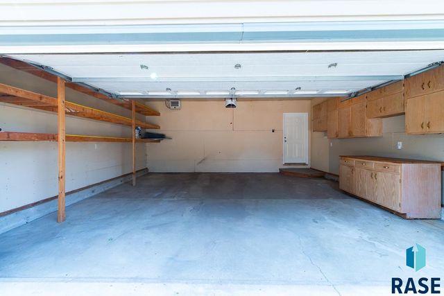 207 E 30th St Street, Sioux Falls, SD 57105