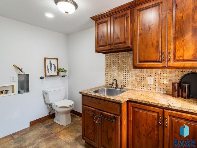 207 E 30th St Street, Sioux Falls, SD 57105