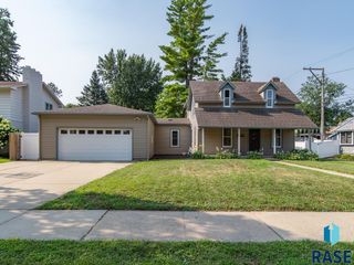 207 E 30th St Street, Sioux Falls, SD 57105