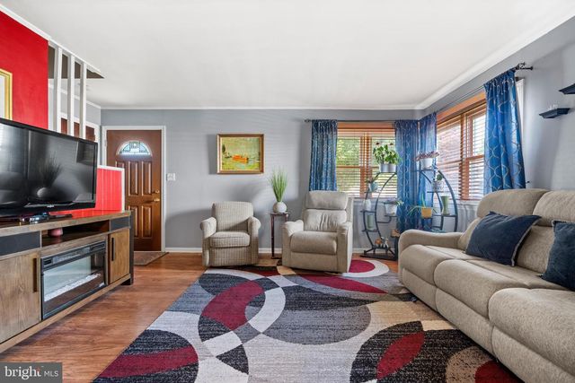 1915 EASTMAN AVE, Bethlehem, PA 18018