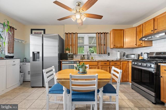 1915 EASTMAN AVE, Bethlehem, PA 18018